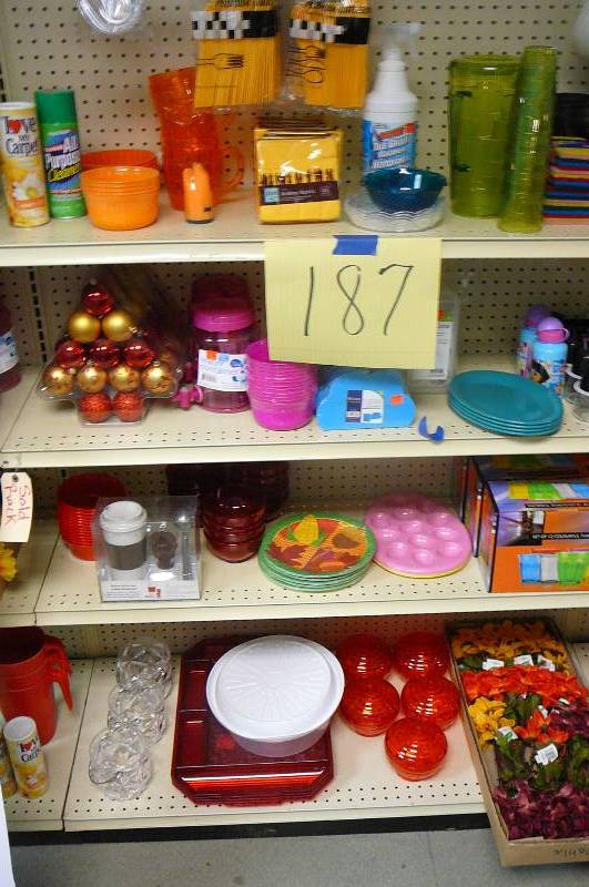 lot 187 image: Christmas Bulbs, Bowls, Paper plates, Platters