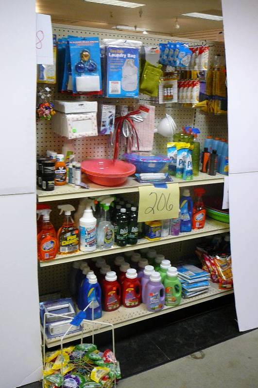 lot 206 image: Cleaning Supplies