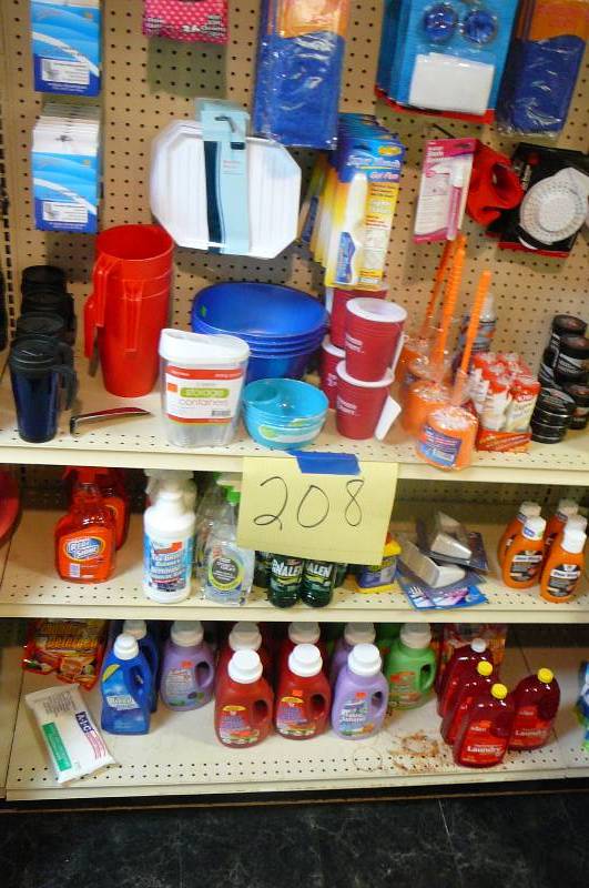 lot 208 image: Cleaning Supplies