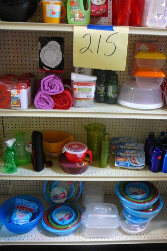 lot 215 image: Kitchen & Cleaning, Fabric softener, Beach towels