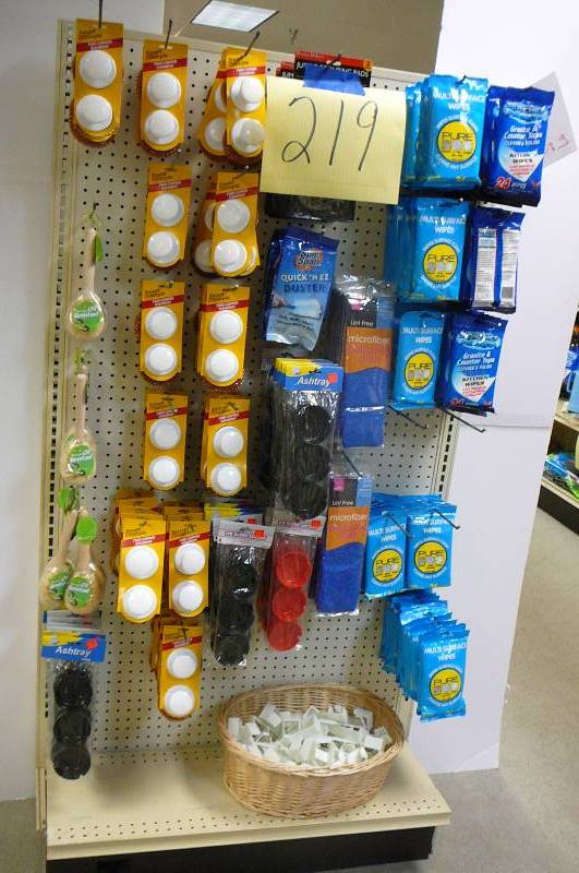 lot 219 image: Cleaning stuff, Multi surface wipes 30, Over the door hangers 20, Copper scrubbers 20