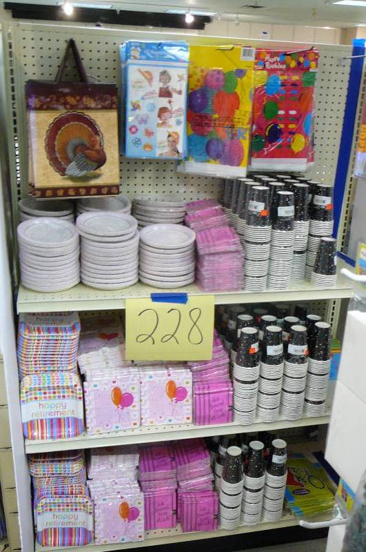 lot 228 image: Party cups, Plates, Napkins, Table, Covers, Party Items