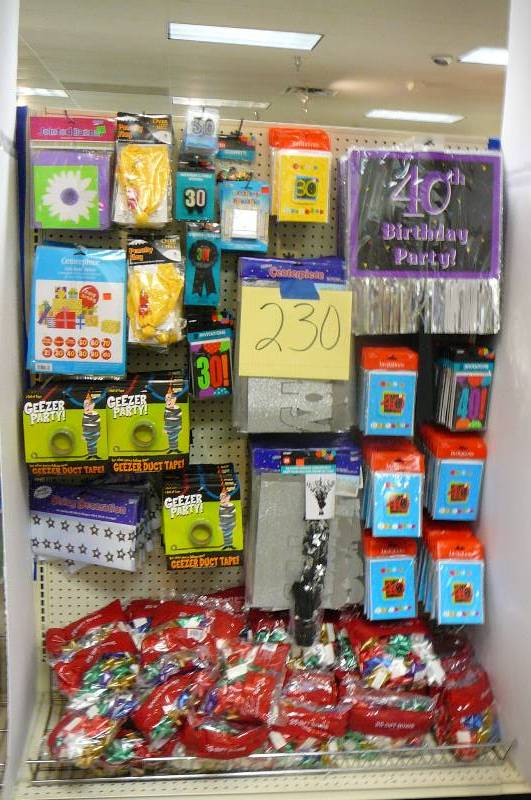 lot 230 image: Party Items