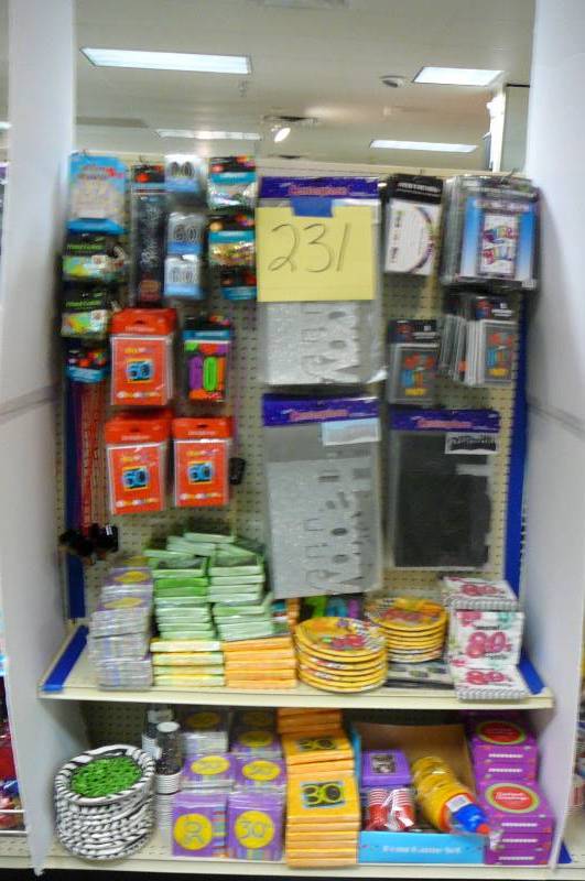 lot 231 image: Party Items