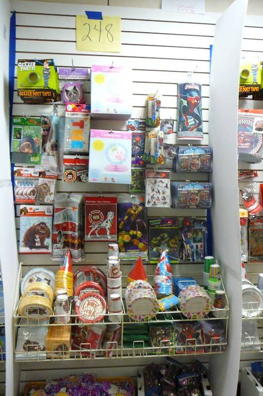 lot 248 image: Party Items, Includes Wire Rack & Basket