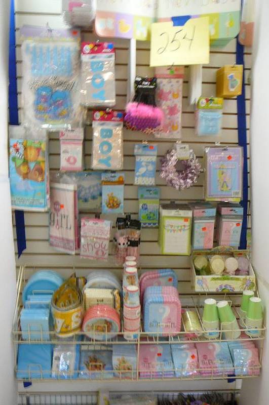 lot 254 image: Baby Shower Items