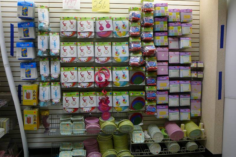 lot 256 image: Party Blowers, Banners, Centerpiece, plates