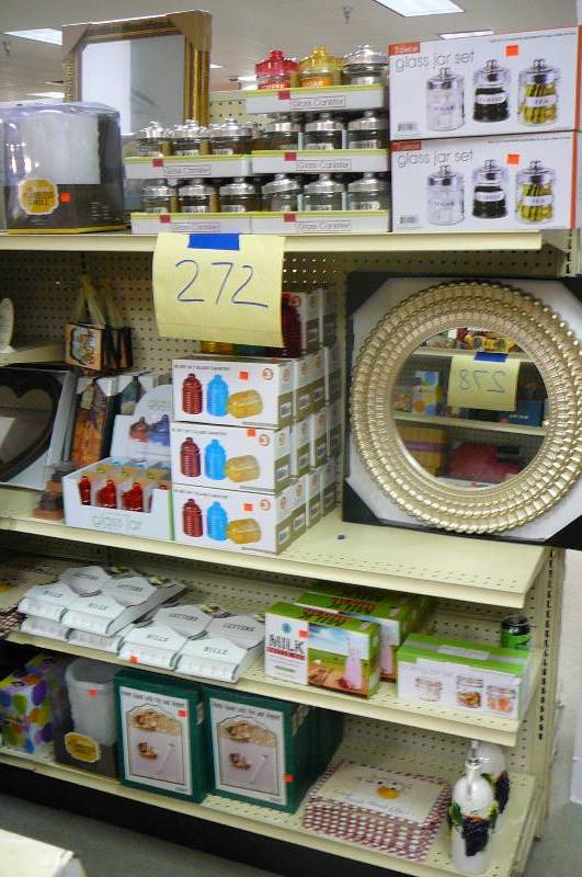 lot 272 image: Glass Jar, Canisters, Pictures, Mirrors & Misc