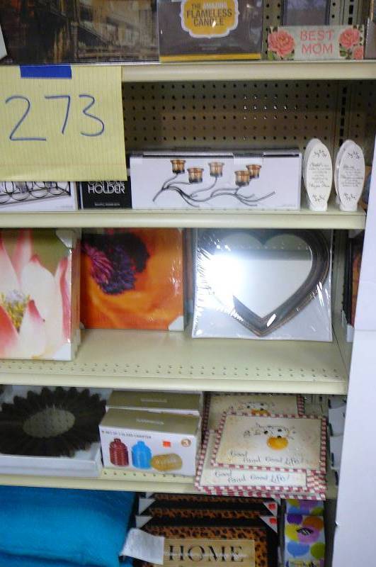 lot 273 image: Candles, Canisters, Jars, Pillows, Mirrors