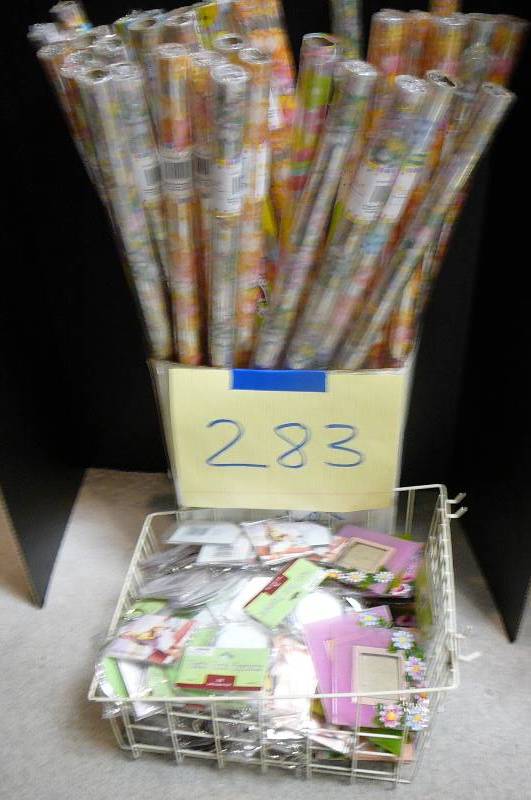 lot 283 image: Photo Keychains, Picture Frames, Cello wrap