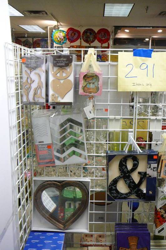 lot 291 image: Giftware, Stencils, Crosses, Figurines, Dcor Items only