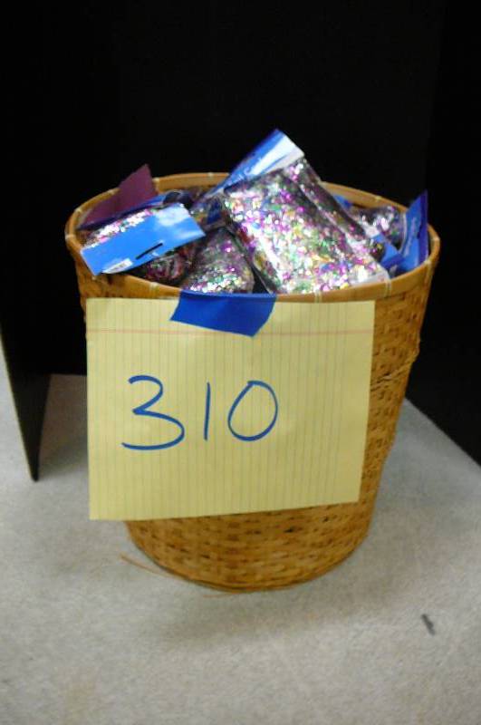 lot 310 image: Confetti packages