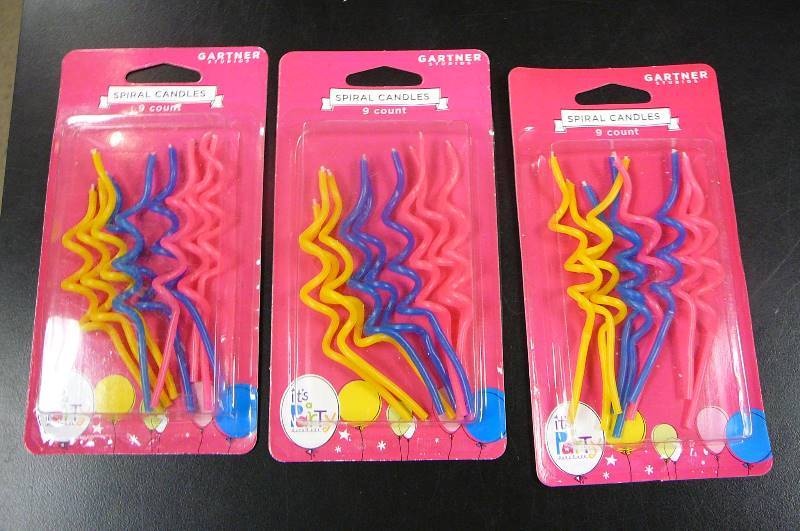 lot 325 image: Spiral Candles