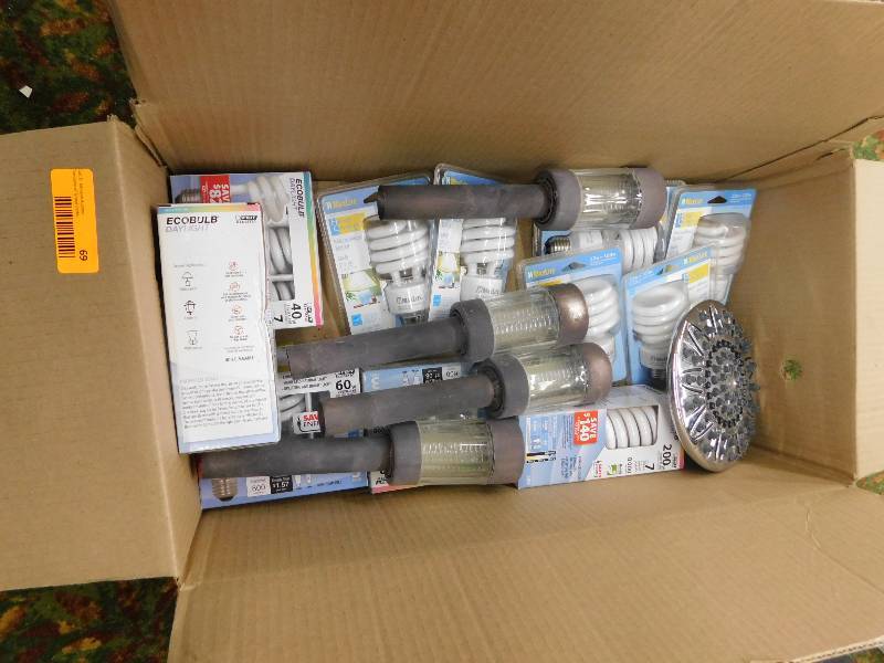 lot 69 image: LIGHT BULBS AND OUTSIDE SOLAR LIGHTS