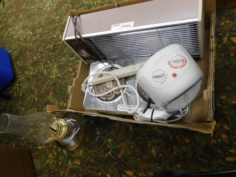 lot 78 image: OIL LAMP, SPACE HEATER, TWO BURNER HOT PLATE