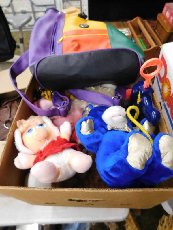 lot 80 image: MISC TOYS