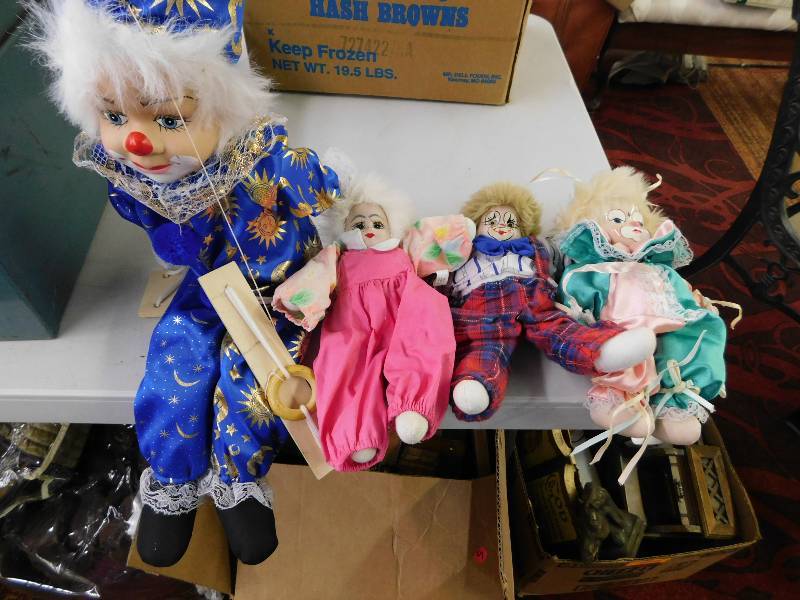 lot 91 image: CLOWN DOLLS