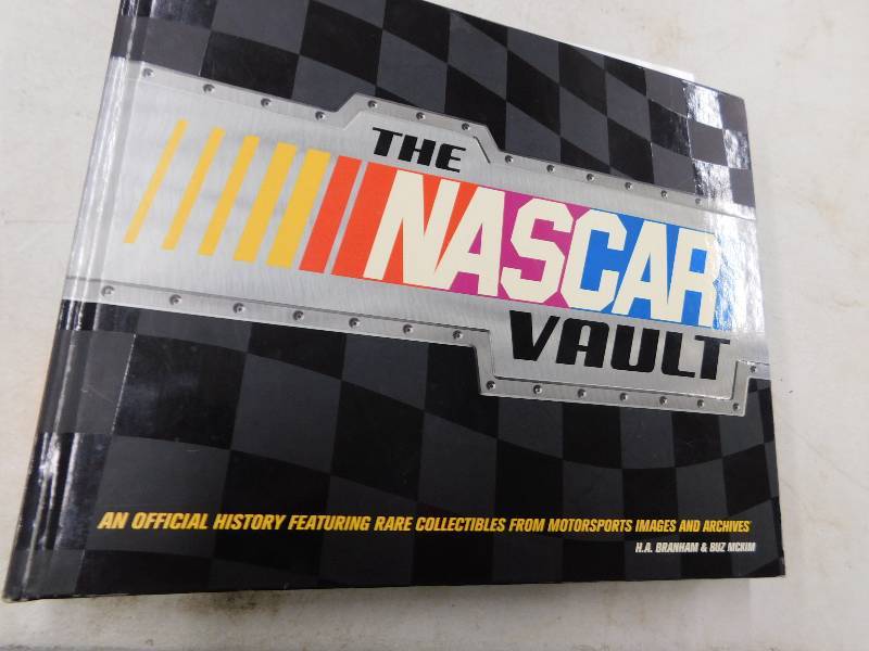 lot 101 image: THE NASCAR VAULT BOOK