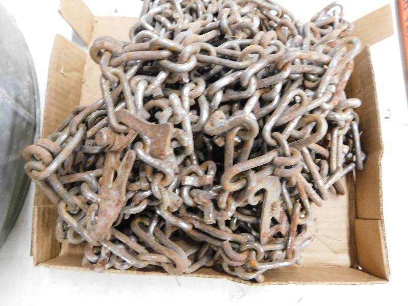 lot 105 image: 15 TIRE CHAINS