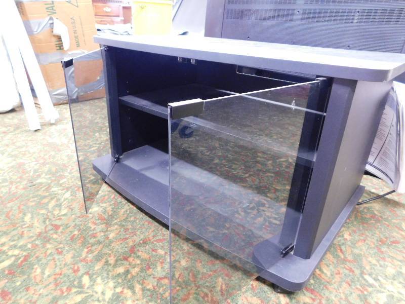 lot 113 image: TV STAND  CABINET