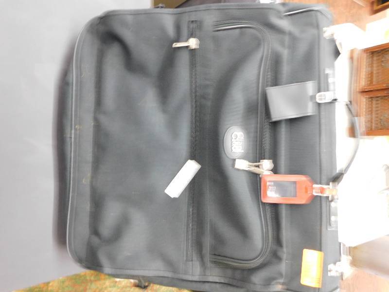 lot 114 image: CIAO GARMENT TRAVEL BAG