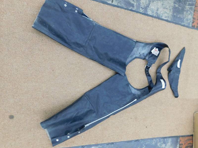 lot 116 image: LEATHER MOTORCYCLE CHAPS, GOOD ZIPPERS. MOTORCYCLE RIDING MASK