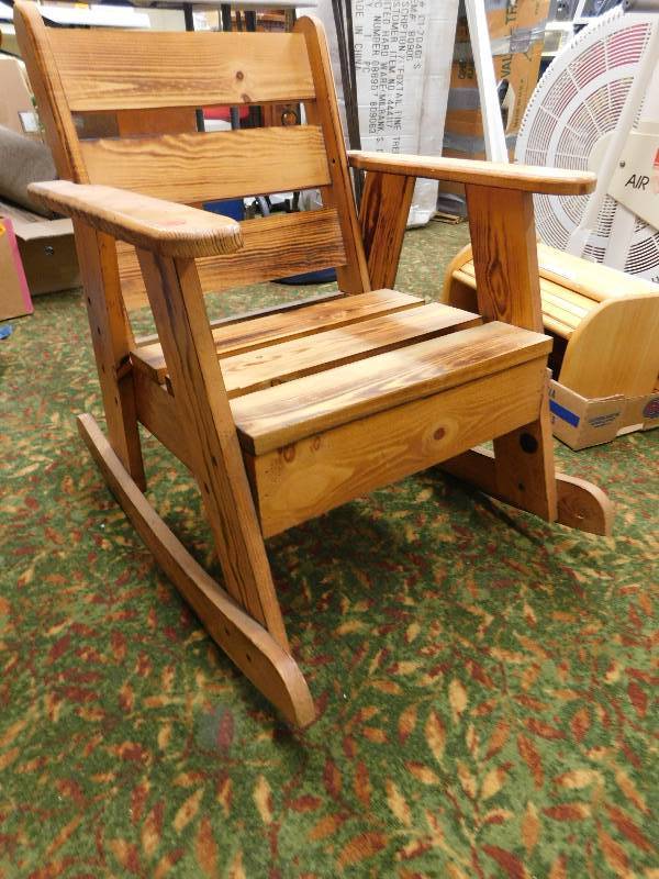 lot 119 image: CHILD SIZE WOODEN ROCKING CHAIR