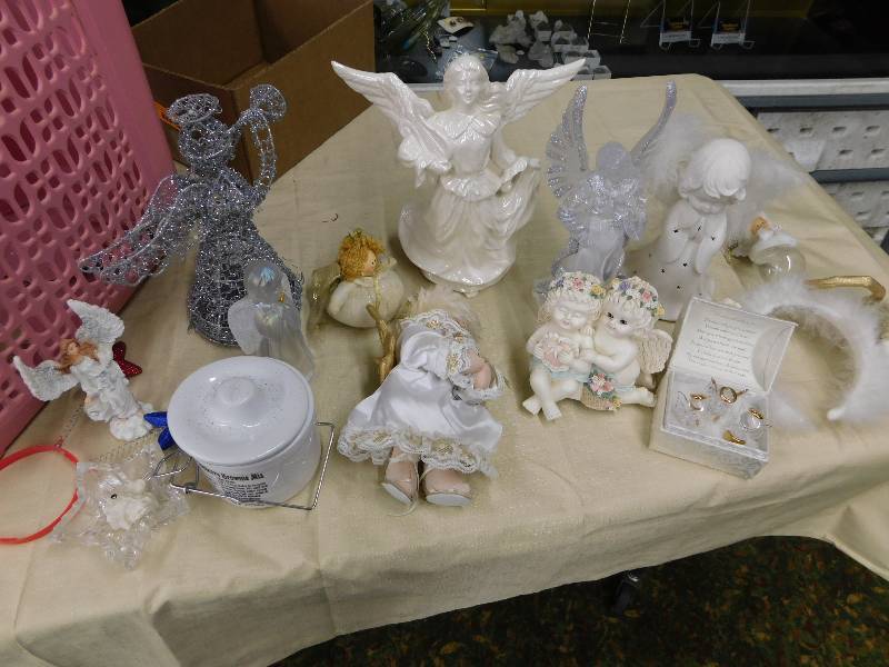 lot 125 image: MISC HOUSEHOLD ITEMS