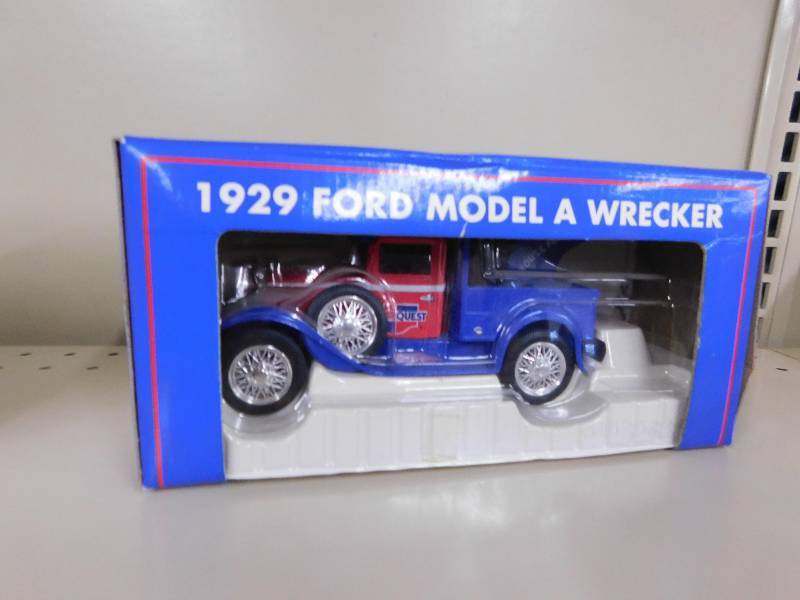 lot 19 image: CARQUEST AUTO PARTS 1929 FORD MODEL A WRECKER