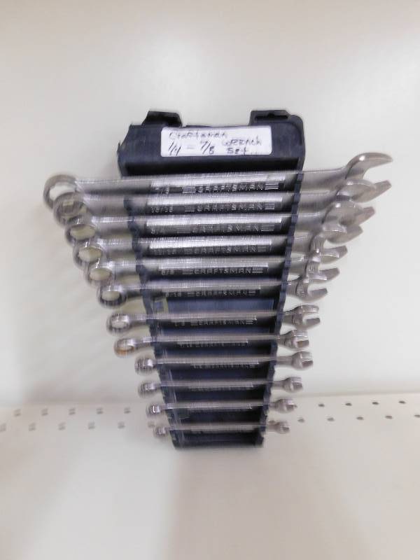lot 29 image: CRAFTSMAN WRENCH SET