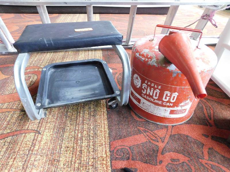 lot 42 image: WORK STOOL AND METAL GAS CAN