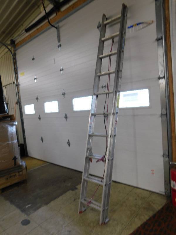 lot 40 image: WERNER 20 LADDER