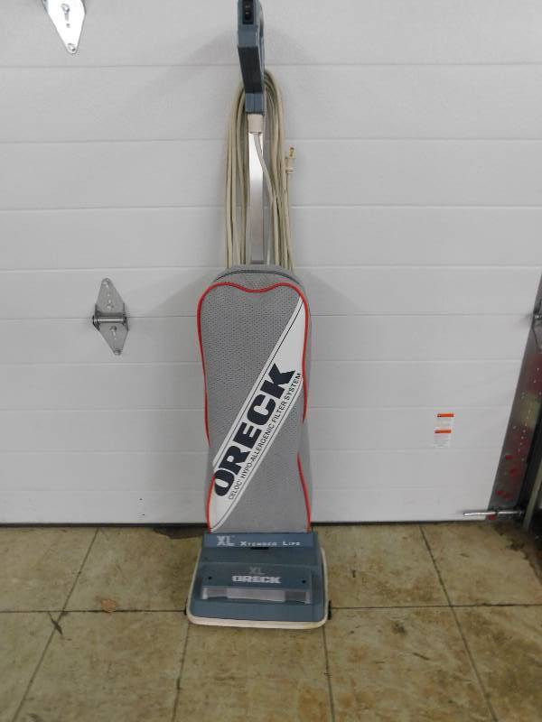 lot 45 image: ORECK VACUUM CLEANER