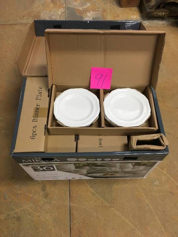 lot 91 image: Mikasa Antique White Bone China 36-piece Service for 6 Dinnerware Set open box never used