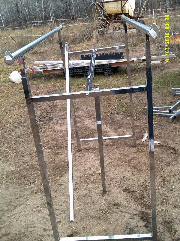STORE CLOTHING RACKS