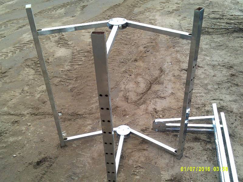 2 TRI SPLICED CLOTHS RACKS