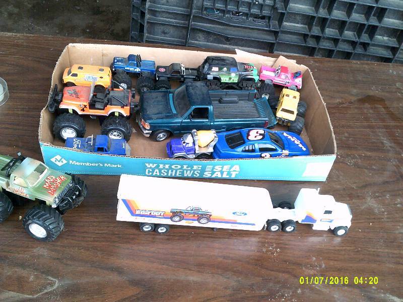 COLLECTIBLE TRUCKS