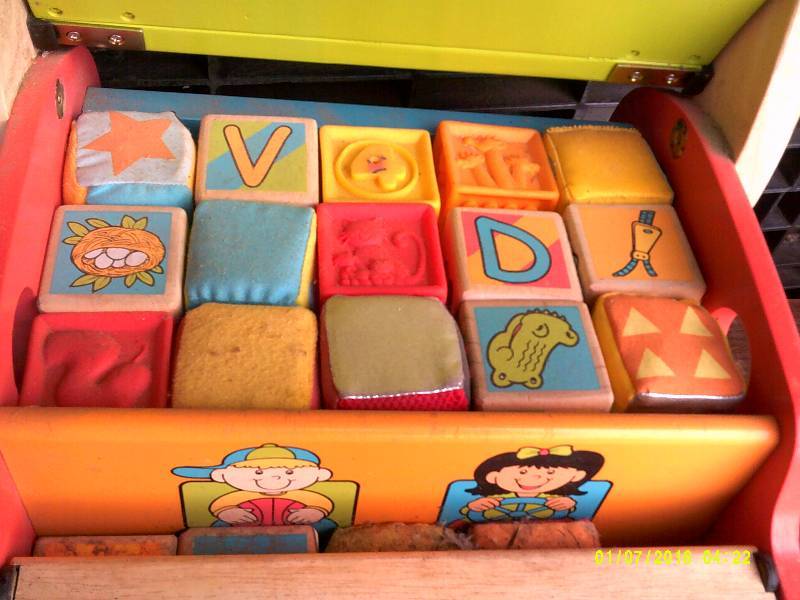 COLLECTIBLE WOODEN PUSH TOY