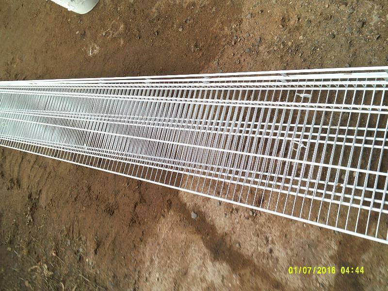 4 WALL SHELVES WITH MOUNTING BRACKETS