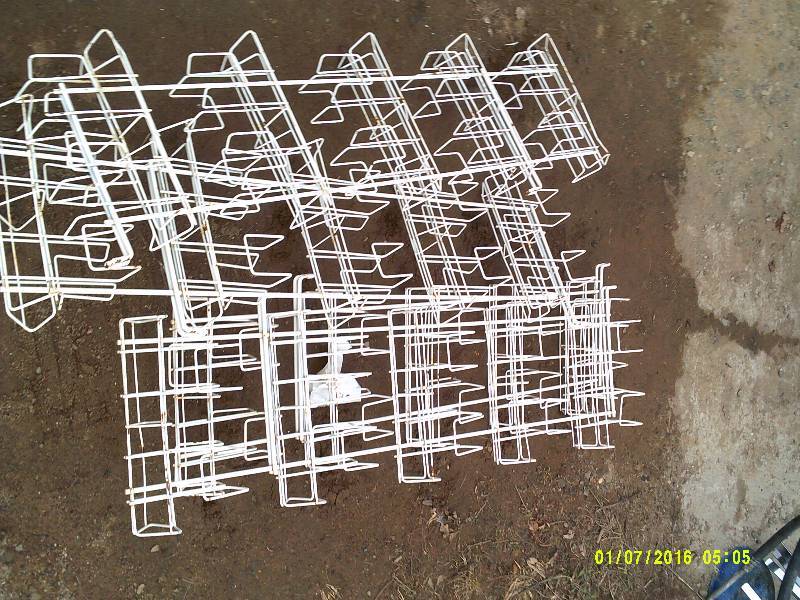 4 WIRE SHOE RACKS