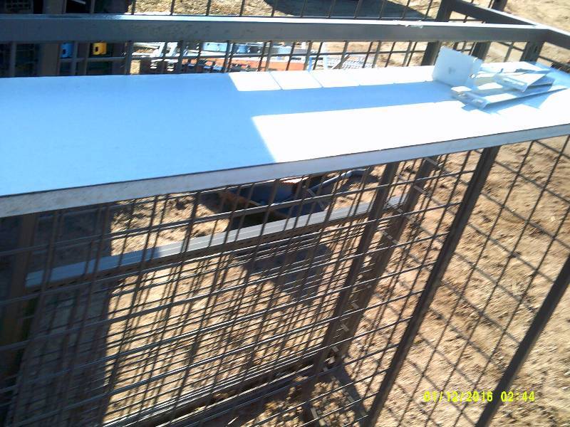 METAL STORE RACK