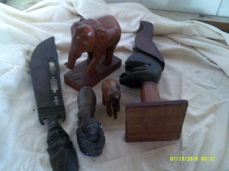 WOODEN AFRICAN ITEMS