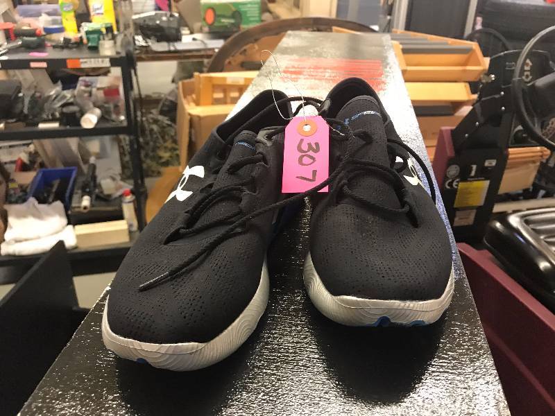 UNDER ARMOUR ATHLETIC SHOES