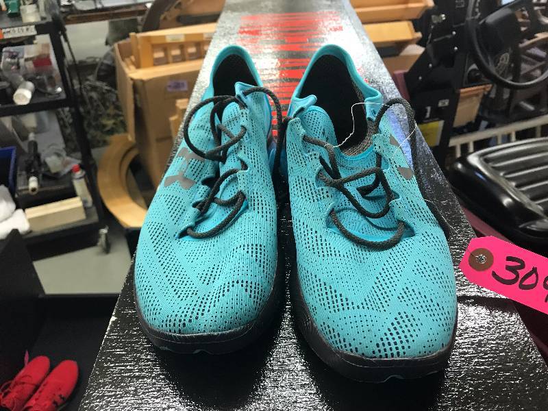 UNDER ARMOUR ATHLETIC SHOES