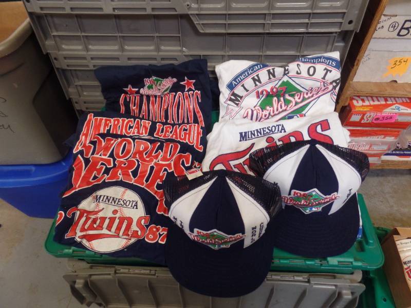 MN TWINS 1987 WORLD SERIES T-SHIRTS & CAPS