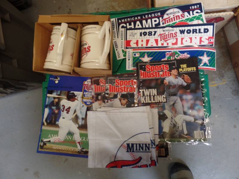 MN TWINS 1987 CHAMPIONSHIP NOVELTY ITEMS