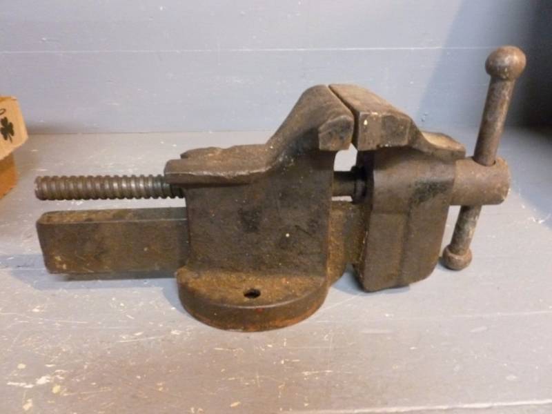 Bench Vise