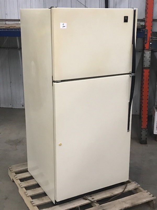 lot 1 image: GE Model TBX18JMS Refrigerator  ...