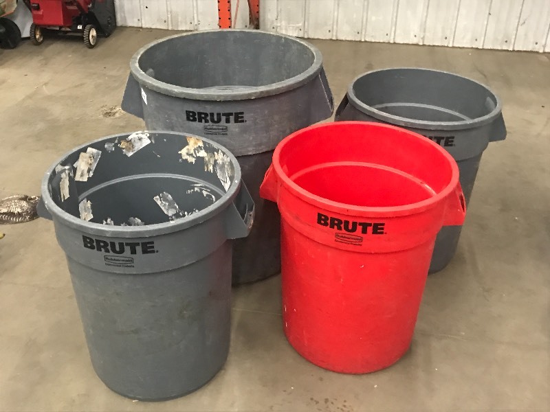 lot 24 image: Lot Of (4) Brute Trash Cans (1) 55...