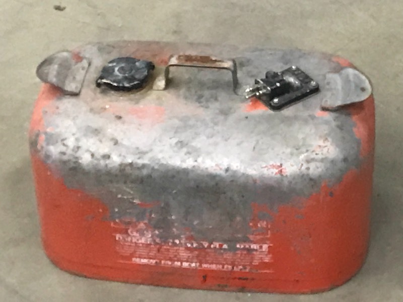 lot 31 image: OMC 5-Gallon Steel Boat Fuel Tank ...